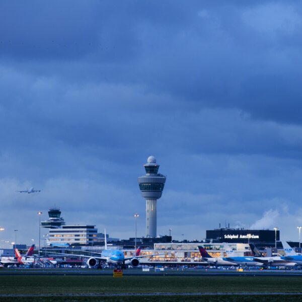 Schiphol hoeft voorlopig niet te krimpen. Terecht, vindt hoogleraar: 'Het recht heeft gezegevierd'