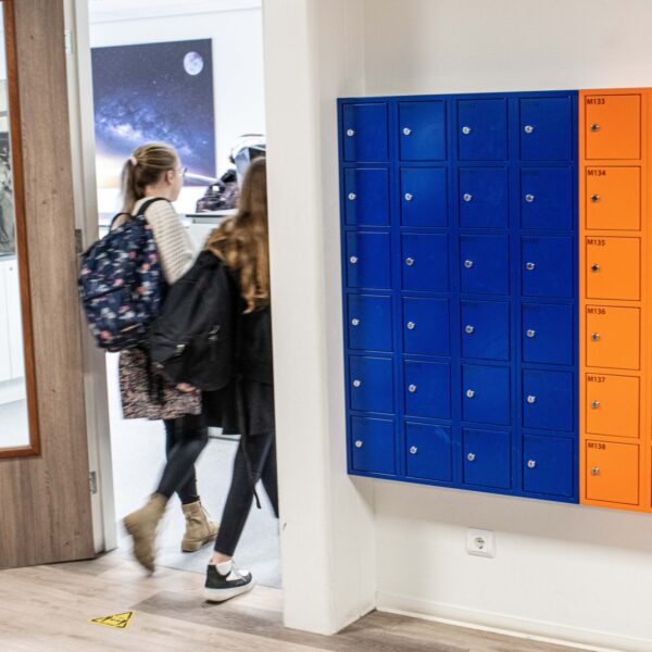 Deze docent komt met hét medicijn tegen polarisatie