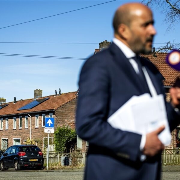Hangjongeren in Arnhemse wijk Presikhaaf: hulp vanuit verschillende hoeken, overlast moet stoppen