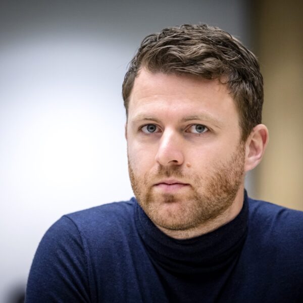 Royce de Vries blij met excuses: 'Ontbreken erkenning was drijfveer van mijn vader'