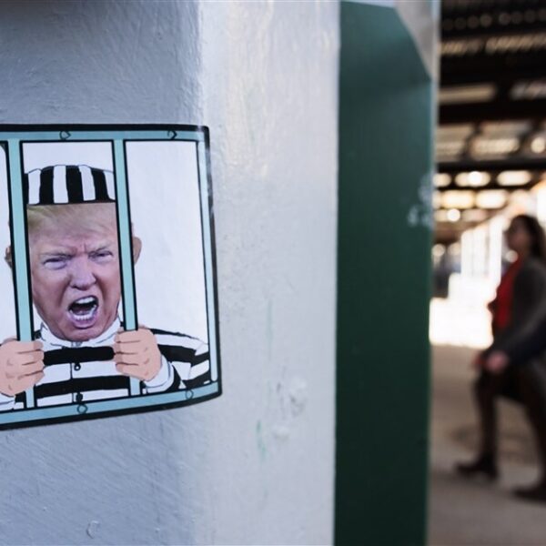 Podcast De Dag: hoe Trumps 'mugshot' campagne-goud kan worden