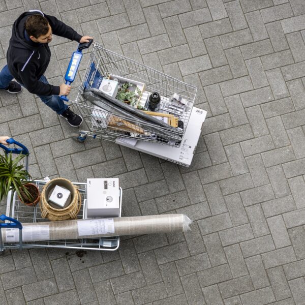 Bezuinigen of belasten? 'Schets eerst eens toekomstvisie'