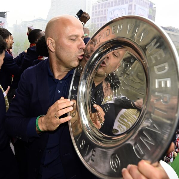 Nieuw boek over de triomftocht van Feyenoord onder Arne Slot: 'Wij gáán winnen...'