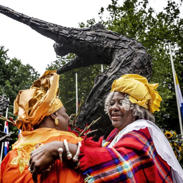 Alleen herdenken niet genoeg tijdens Herdenkingsjaar Slavernijverleden, zeggen experts