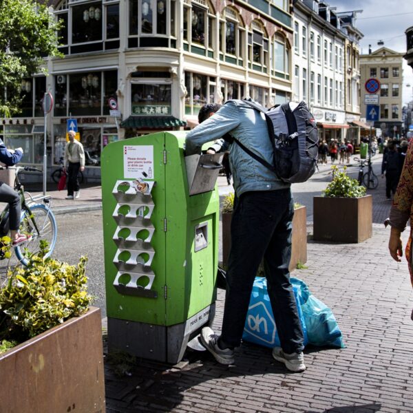 Statiegeldverzamelaars starten vakbond: Is iets werk als het niet wordt erkend?
