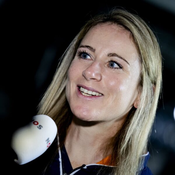 Annemiek van Vleuten opent NPO Radio 1 Tourcafé