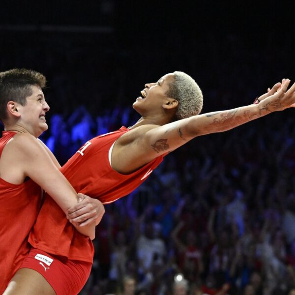 Turkse president Erdogan neemt het op voor LHBTI-volleybalster