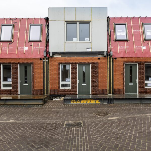 Woningbouw is een belangrijk thema bij de verkiezingen, maar kan het stroomnetwerk het wel aan?