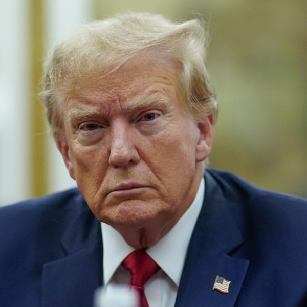 Het Friese Makkum heeft nog een appeltje te schillen met Donald Trump