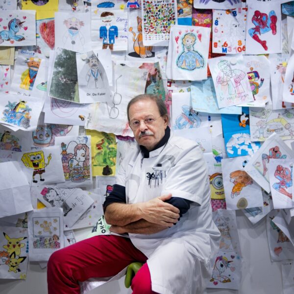 Na jaren horrornachten stopt oogarts Tjeerd de Faber vlak voor de laatste vuurwerknacht: 'Mijn taak zat erop'