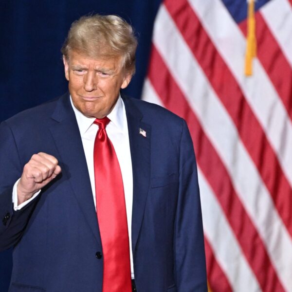 Trump heeft het moeilijk: 'Hij is nu ineens de oude man'