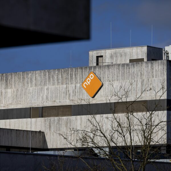 Bezuinigen en hervormen: de onzekere toekomst van de publieke omroep