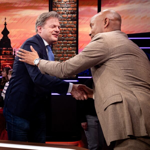 Is het terugtrekken van Pieter Omtzigt uit de formatiegesprekken een 'geweldige strategie'?