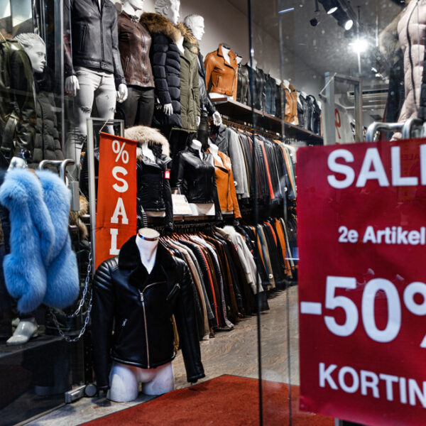 Een jaar geen kleding kopen: een goed voornemen voor 2026? 'Overconsumptie is echt een probleem'