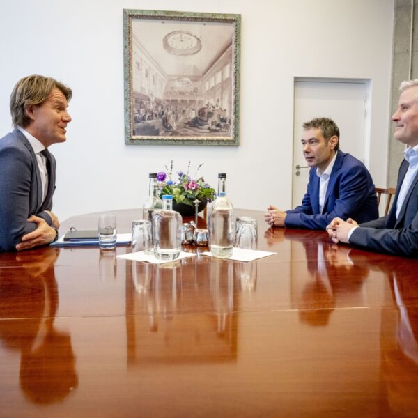 Limburgs extraparlementair bestuur: lessen voor de nationale politiek