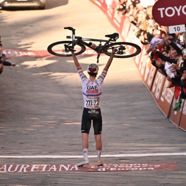 Bureau Sport Podcast: 'Wielrennen is een vechtsport geworden'