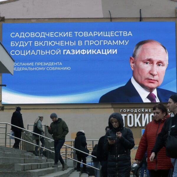Saaie verkiezingen in Rusland, team Navalny roept op tot 'stil protest'