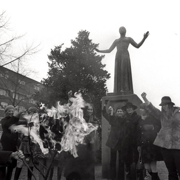Dolle Mina's opnieuw op de barricade: hebben eerdere protesten dan niks betekend?