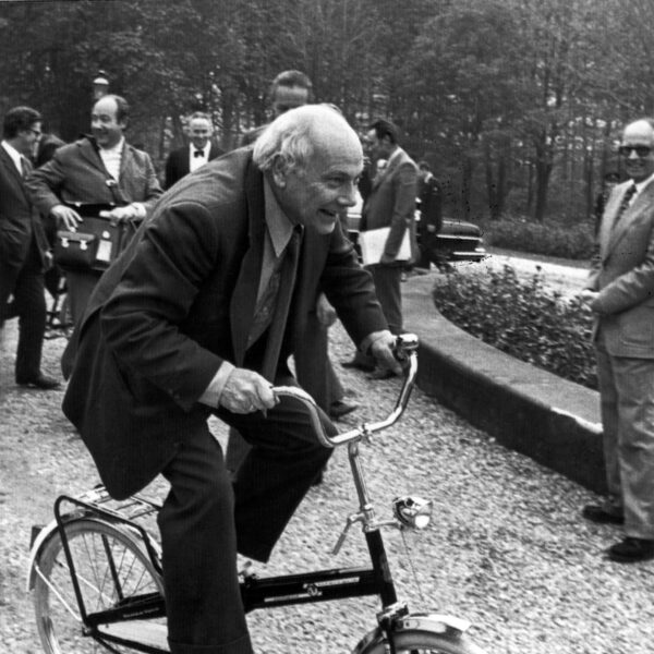 Podcast De Dag: wat kan Jetten leren van Den Uyl over olie?