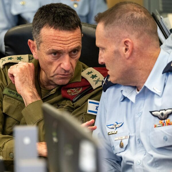 Podcast De Dag: naar wie luisteren Israël en Iran nu?