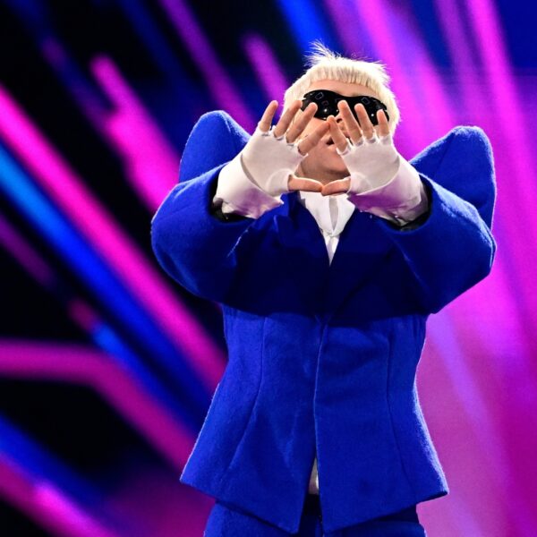 'Laten we de illegaliteit induiken en daar Joost Klein laten optreden'