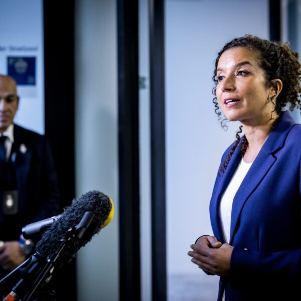 Kabinetscrisis afgewend: Achahbar stapt op, andere NSC-bewindslieden blijven