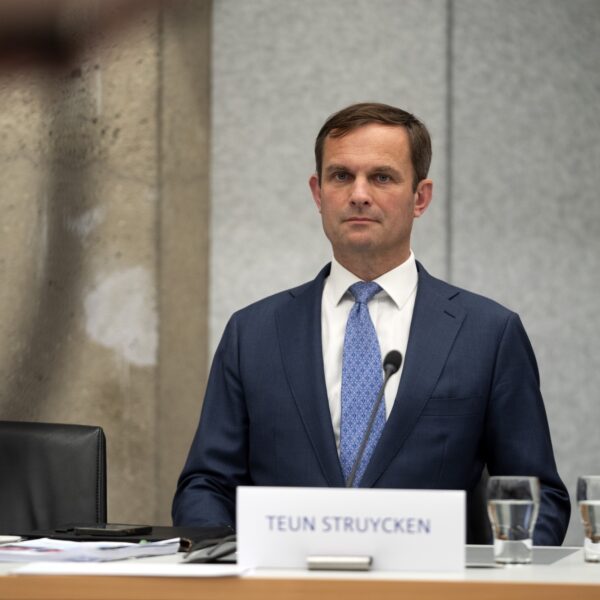 Staatssecretaris Struycken in gesprek met minister Faber over asielcrisiswet: 'Grondiger en dieper nadenken'