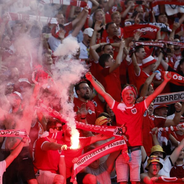 Waarom zongen Oostenrijkse fans massaal 'I am from Austria' na hun winst op Oranje?