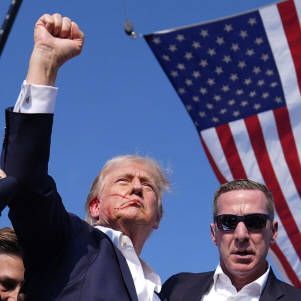 Podcast De Dag: na de moordaanslag op Donald Trump