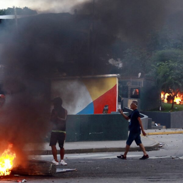 Protesten en onrust na controversiële verkiezingsuitslag in Venezuela