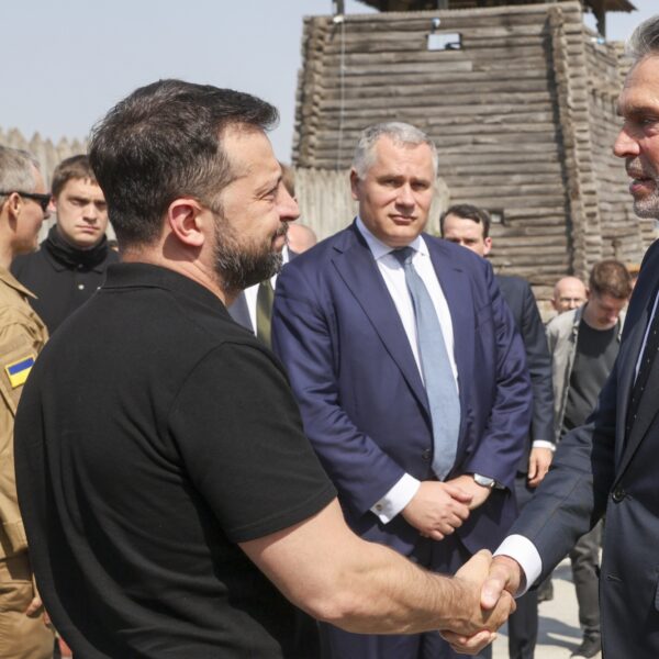 Schoof belooft Zelensky steun te blijven leveren bij bezoek aan Oekraïne