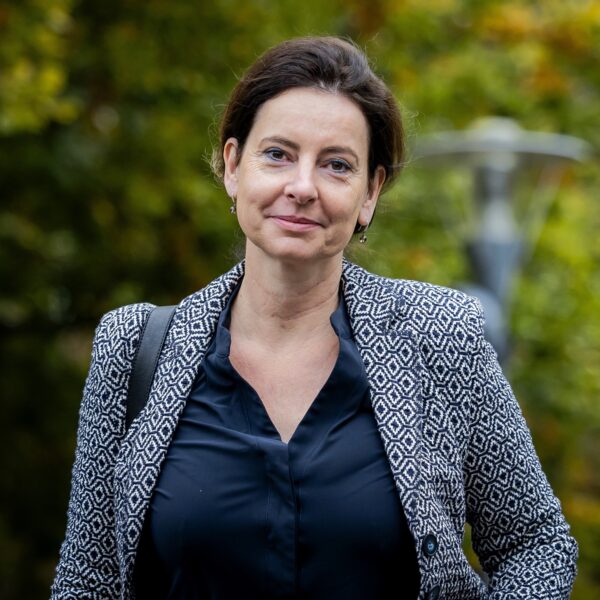 Podcast De Dag: hoe vergaat het... NSC-minister Judith Uitermark?