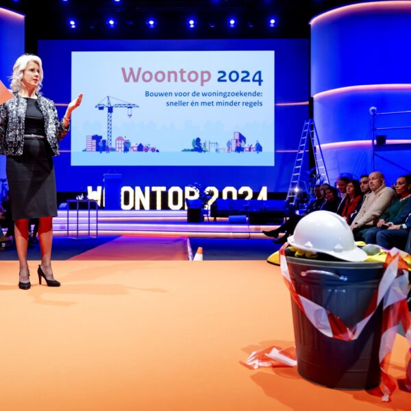 Bouw van 75.000 woningen besproken op Woontop Nieuwegein