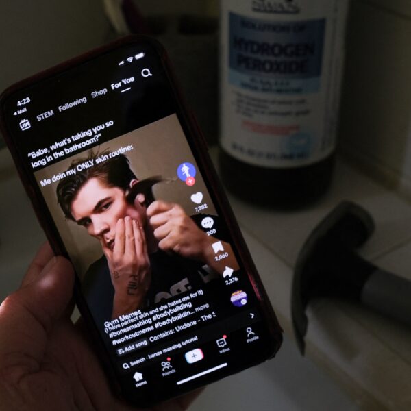 Nieuwsuurverhaal: looksmaxxing, de gevaren van de maakbare man