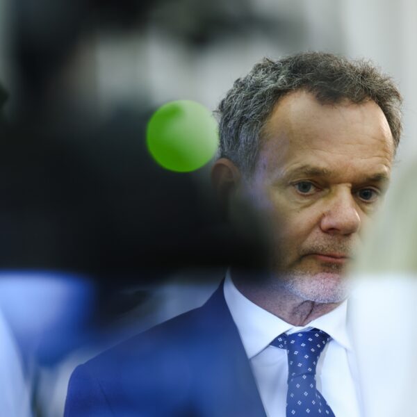 Podcast De Dag: hoe vergaat het... buitenlandminister Veldkamp?