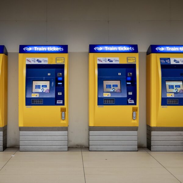 'NS-medewerkers, stop met die stakingen, maar doe publieksvriendelijke acties'