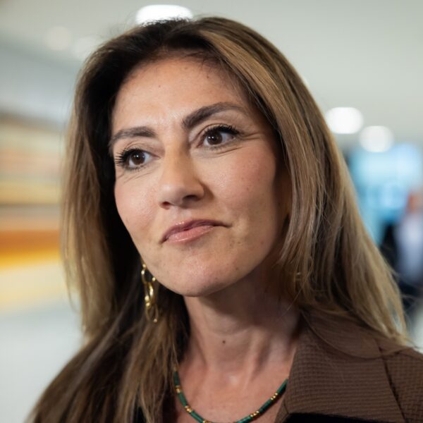 Podcast De Dag: VVD-kiezers over Yesilgöz en de campagne