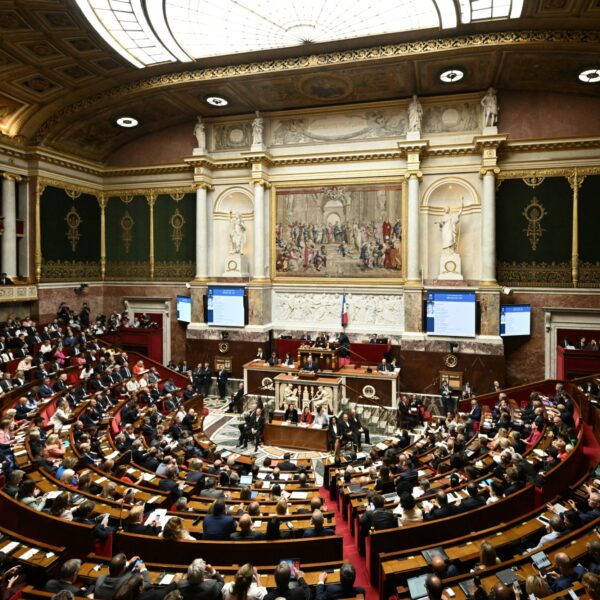 Podcast De Dag: crisis in Frankrijk, de nouveau