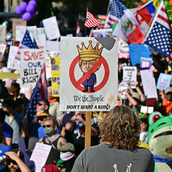 Gaan 'No Kings'-protesten tegen Trump iets veranderen? 'Slaat nog geen deuk in een pakje boter'