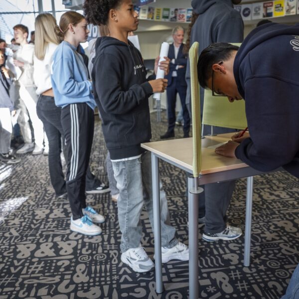 Stemrecht naar 16 jaar? 'Wie de eerste keer stemt, blijft stemmen'