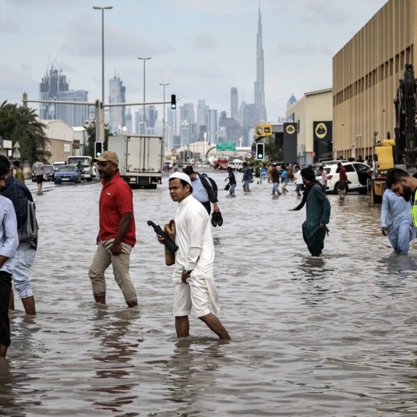 Kunnen we klimaatverandering tegengaan door vervuilers te straffen? 'Je kunt verstrekkende gevolgen opleggen'