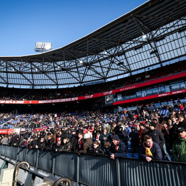 Profvoetballers willen taboe op praten over mentale problemen doorbreken: 'Voetbal opent gesprekken'