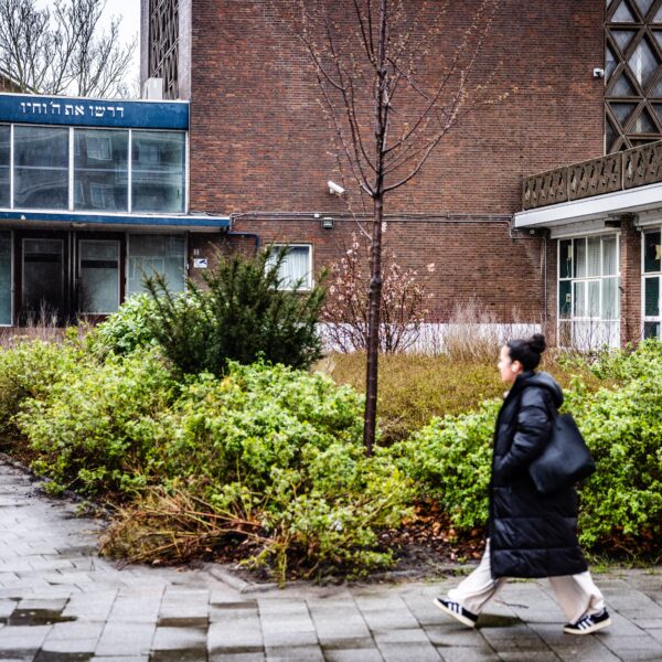 Podcast De Dag: de lange arm van Teheran in Nederland