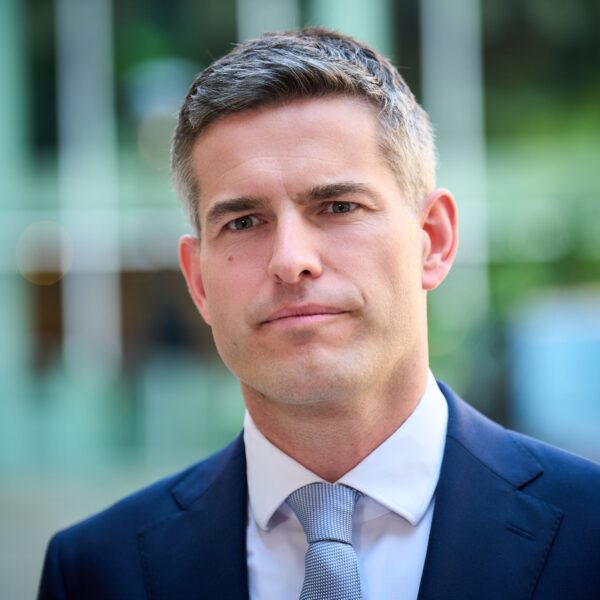 Minister Berendsen: landen die niet voldoen aan NAVO-norm tijdens top aanspreken