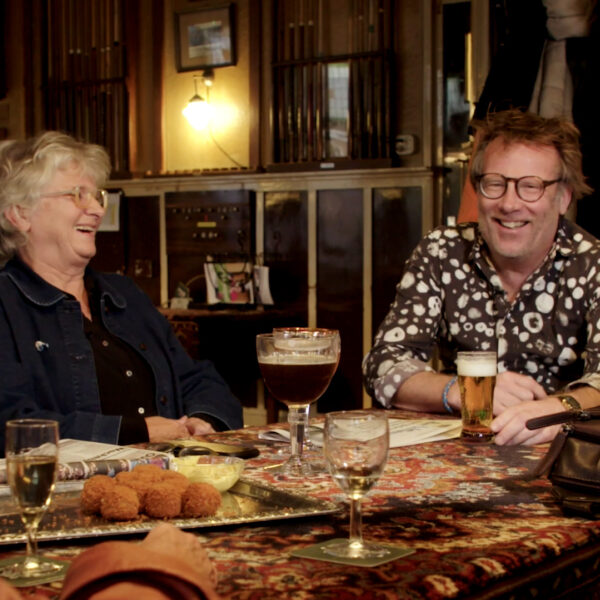 Zorgen in Café Baarends in Goes: 'Kernenergie is helemaal niet schoon'