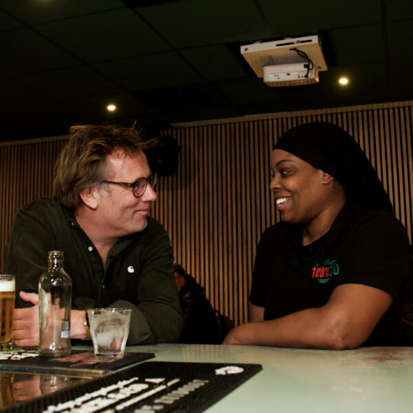 Politici zie je alleen in verkiezingstijd: 'Daarna zie je ze niet meer op straat'