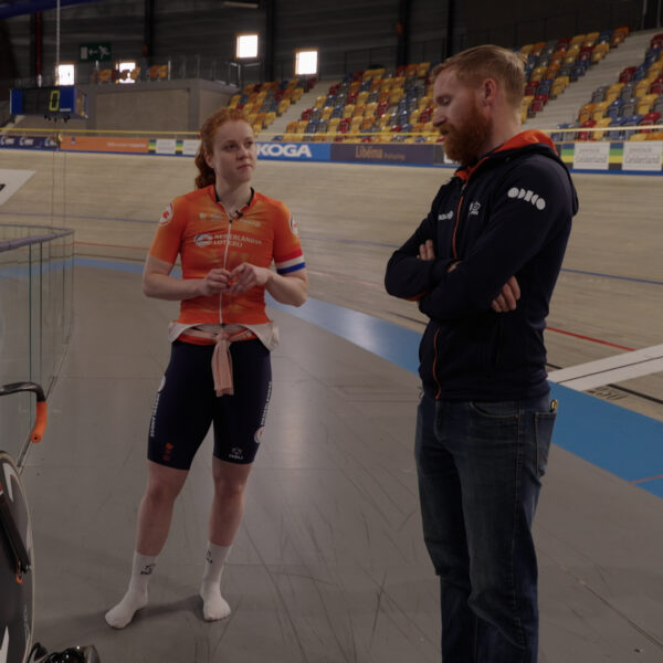 Baanwielrenners vertrouwen blind op mechanieker Tim de Boer