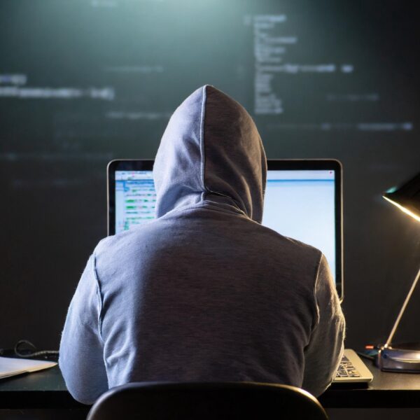 Politie slaat alarm: steeds meer kinderporno gemaakt met hulp van AI