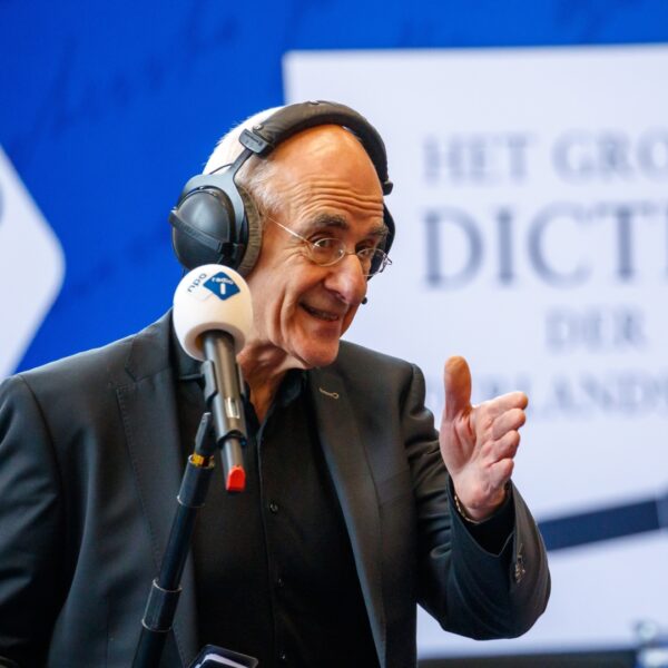 Meld je aan voor de Groot Dictee Zomer Quiz!