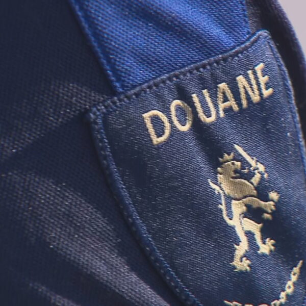 Podcast De Dag: hoe Europa Poetin aan wapens helpt